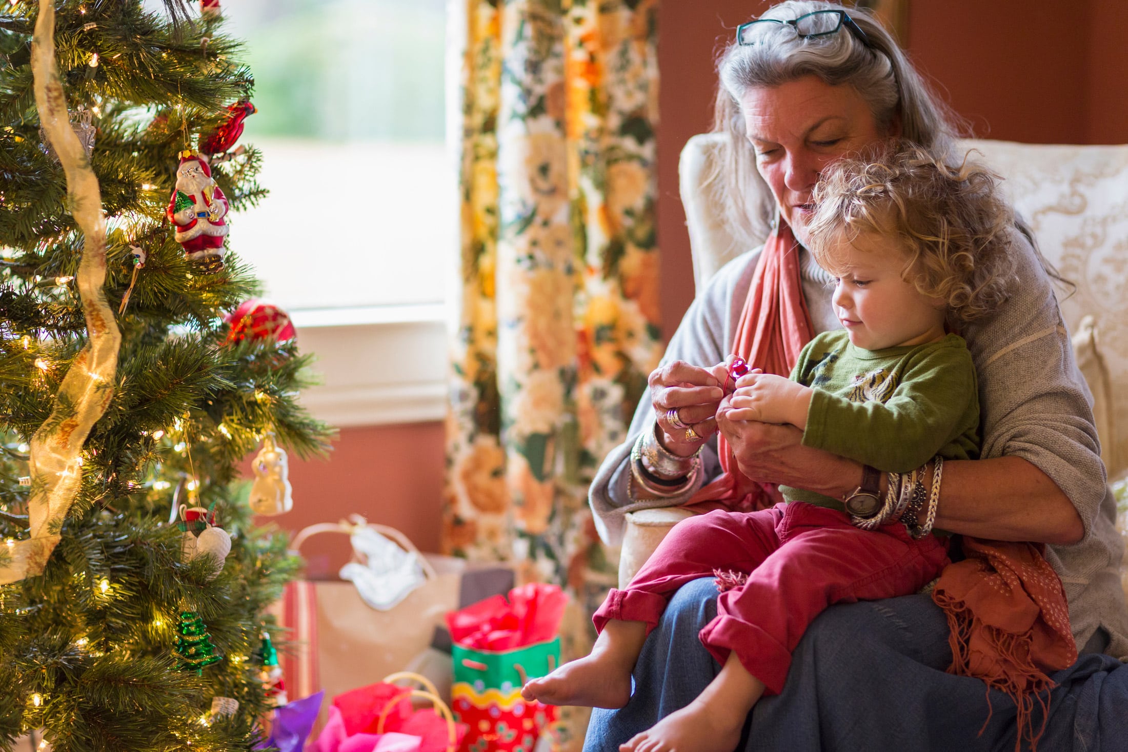 woman child christmas